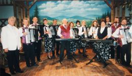 Das Orchester in den 1990er Jahren in der Wernesgrüner Musikantenschenke.